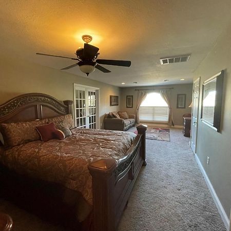 Smokie Mountain Lake House On Douglas Lake - 11 Bedrooms, 6 Bathrooms Sleeping 30 - Lakefront, Secluded, Private, Gated, Personal Boat Dock, Hot Tub , Theater Room, Games Room, Hot Tub, Indoor & Outdoor Kitchens Sevierville Exterior photo