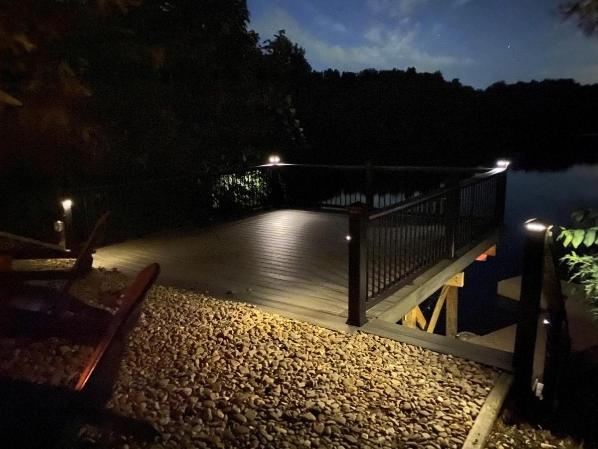 Smokie Mountain Lake House On Douglas Lake - 11 Bedrooms, 6 Bathrooms Sleeping 30 - Lakefront, Secluded, Private, Gated, Personal Boat Dock, Hot Tub , Theater Room, Games Room, Hot Tub, Indoor & Outdoor Kitchens Sevierville Exterior photo